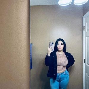 Meet your Posher, Cinthia